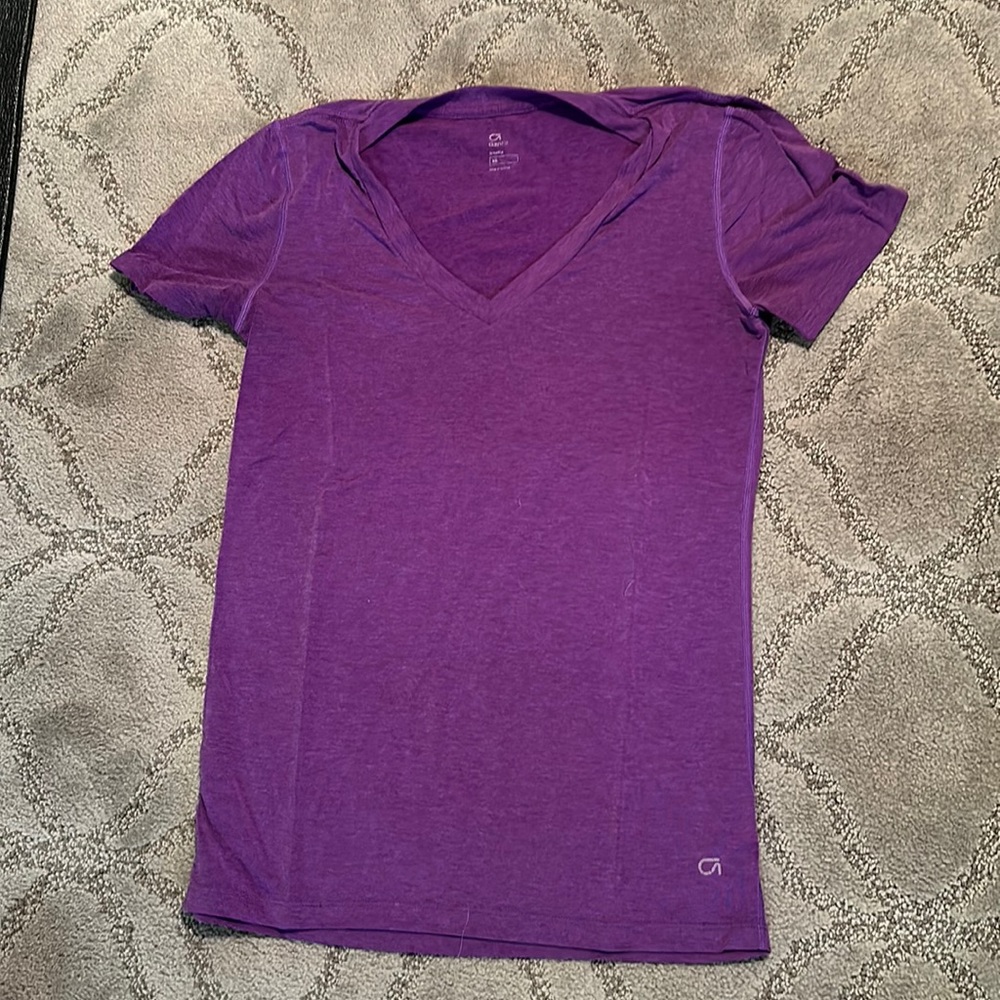 Gapfit breathe v-neck